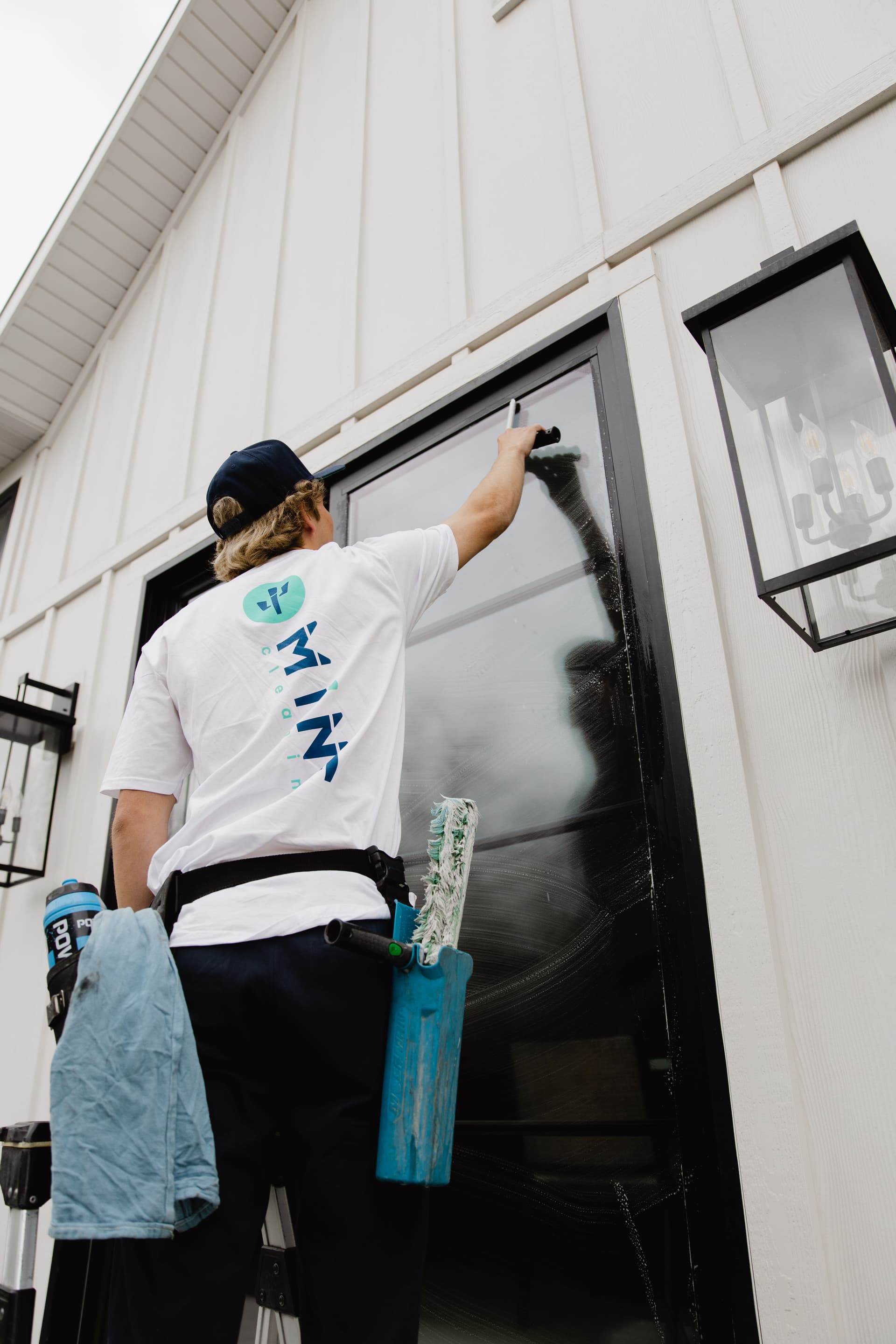 Blog post 7 Window Cleaning Hacks That Pros Actually Use (And You Can Too) image