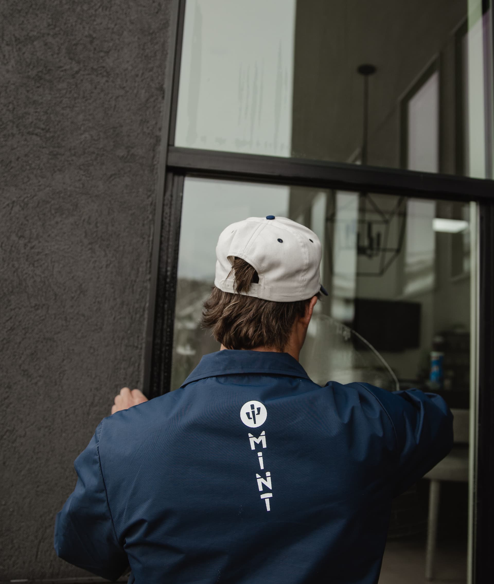 Blog post Winter Window Care: Tips to Keep Your Glass Clear After the Holiday Rush image